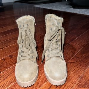 Universal Thread Army Green Winter Booties